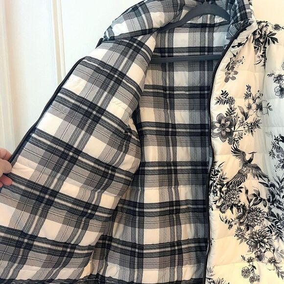 Johnny Was Ivory Dreamer Reversible Puffer Jacket Cream and Black XL NWT - Picture 8 of 13